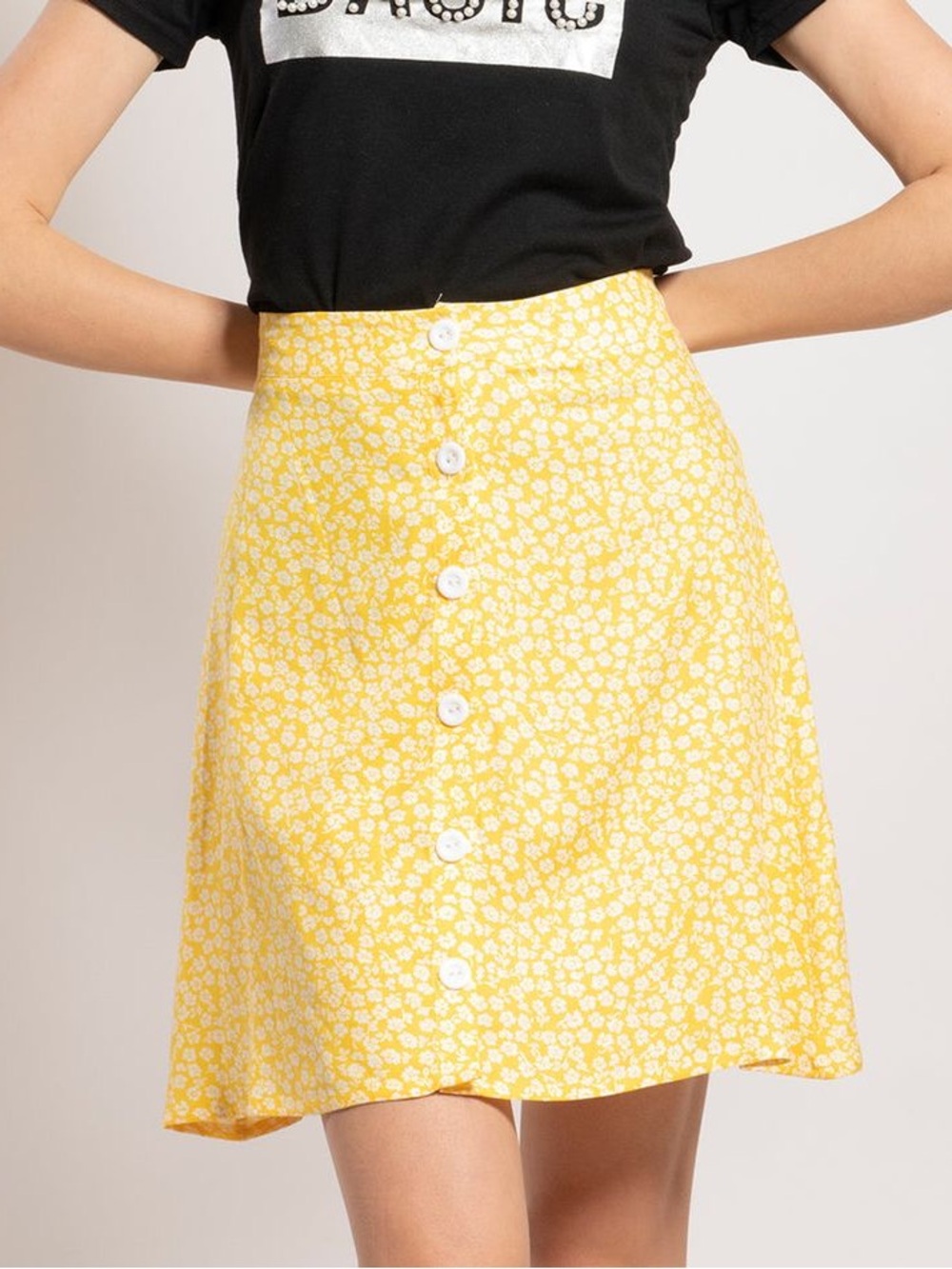 5/$20 🩷 MUST BUNDLE H&M Divided Yellow & White Floral Button-Front A-Line Skirt